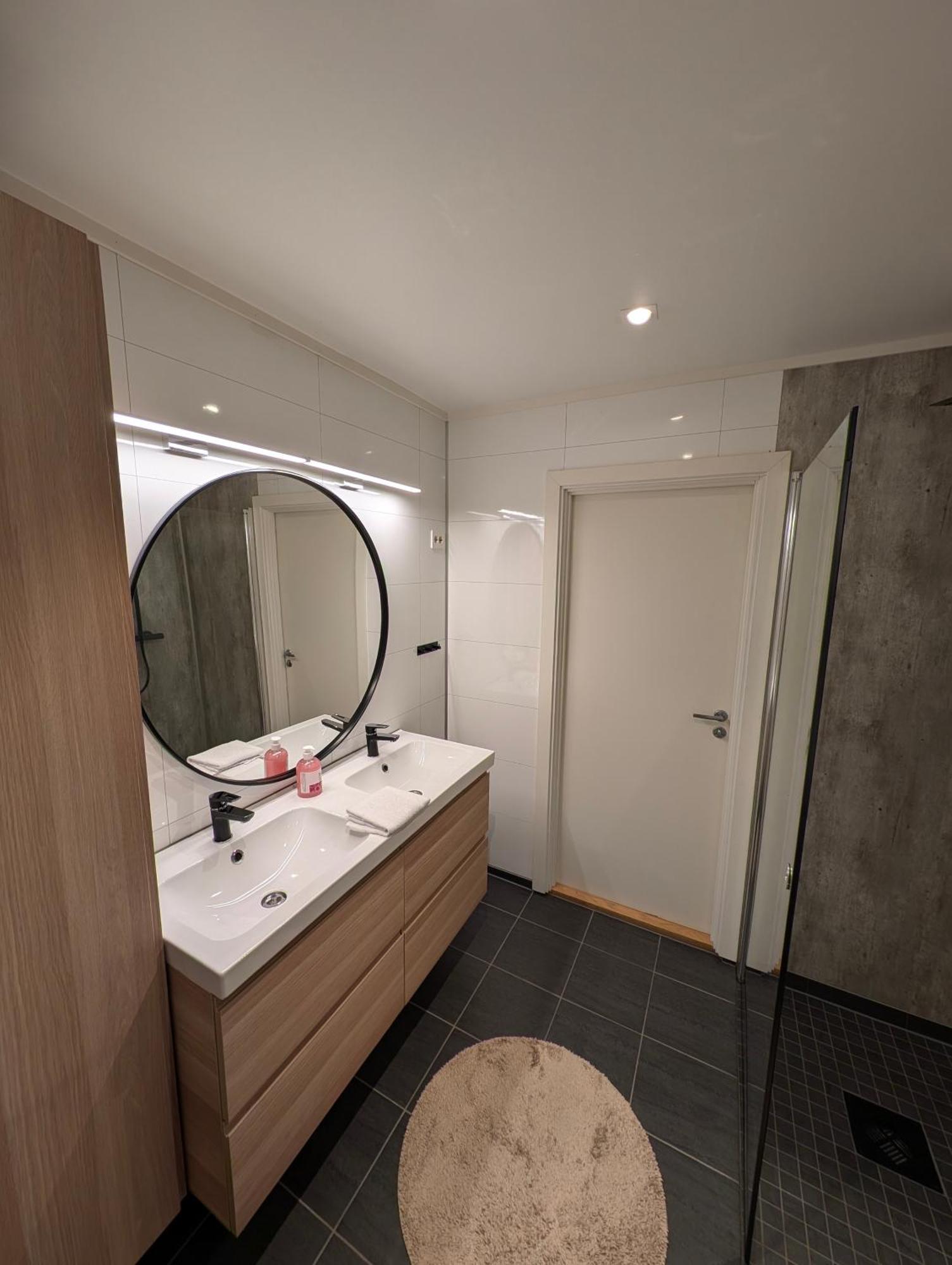 Reine City Apartment Стая снимка